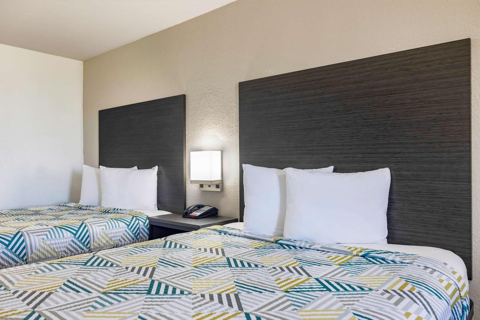Motel 6 Lake Charles, La Bagian luar foto