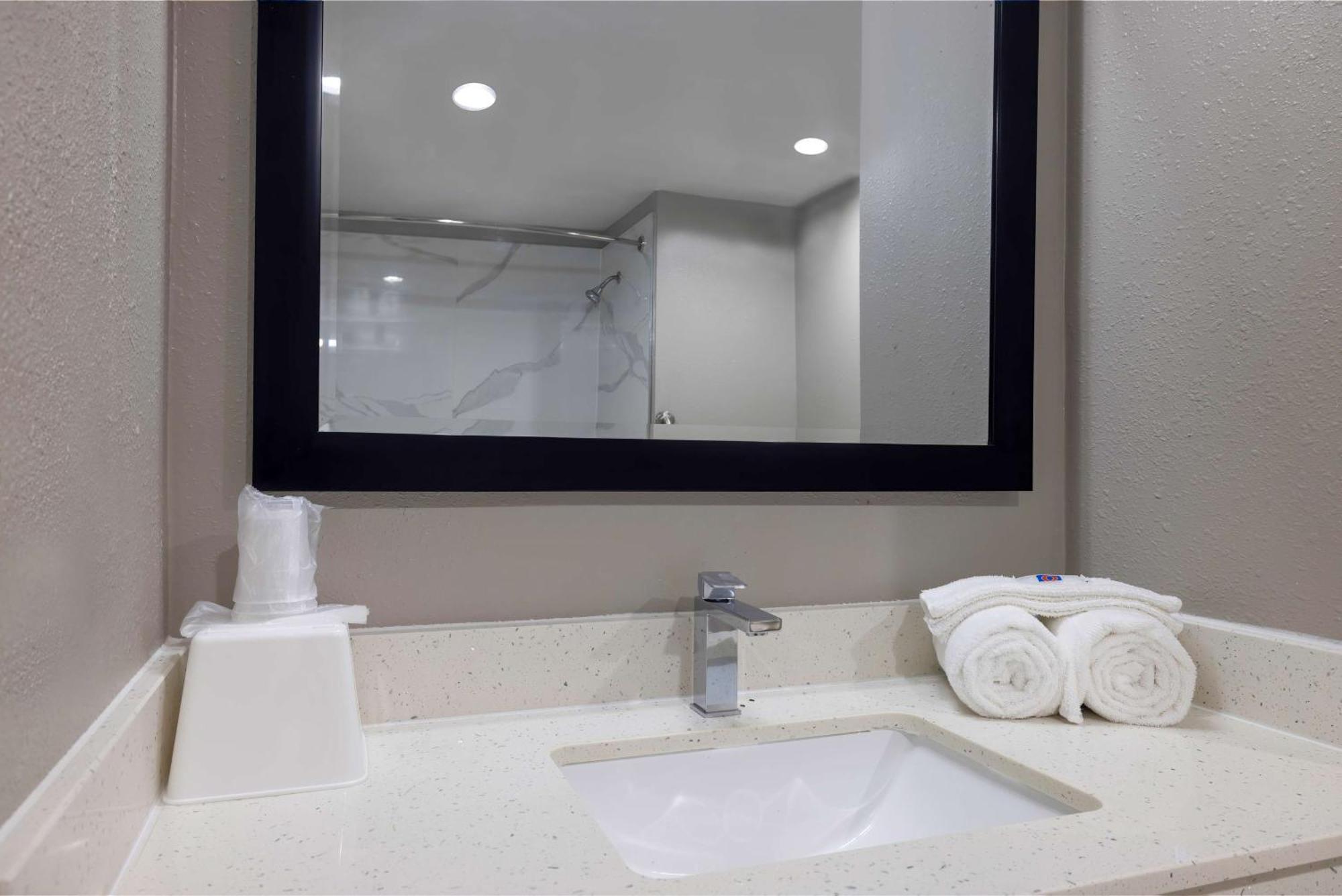 Motel 6 Lake Charles, La Bagian luar foto
