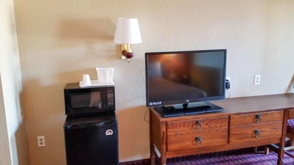 Motel 6 Lake Charles, La Bagian luar foto