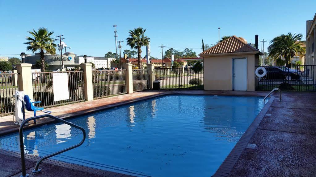 Motel 6 Lake Charles, La Bagian luar foto
